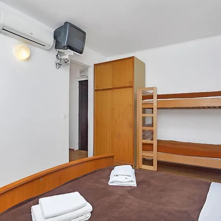 Cico-4 By Interhome Appartamento Gdinj